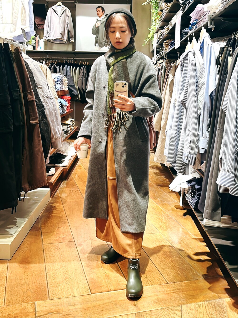 「冬コーデ、低身長、大人カジュアル、ootd、barbour、JEANASiS、journal standard、ニット帽、グレー、コートスタイル、休日スタイル」｜「JOURNAL STANDARDのスーパー140ビーバーノーカラーコート（ノーカラーコート、グレー系）」を使った、🥘Achernarx🦉さん（骨格ウェーブ・レディース・161cm）の冬コーディネートの2枚目の写真