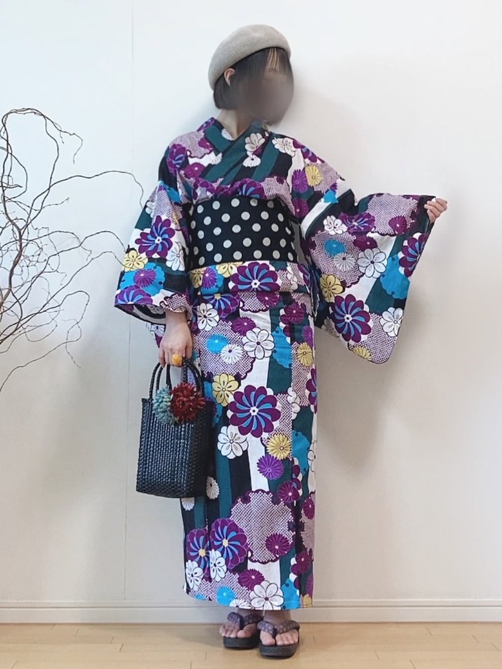 「浴衣、ゆかた、着物、ベレー帽、和装、和服、花柄、レトロ、レトロモダン、お祭り、花火大会、ARMARIA、カラー×コーデ、休日スタイル、ビタミンカラー」|「C.R.E.A.Mの平帯で本格アレンジ 結び方自由自在 ~浴衣コレクション2022 粋~ (浴衣・平帯・下駄 3点セット)(浴衣、その他)」を使った、mikaさん(レディース・155cm)の春コーディネートの5枚目の写真
