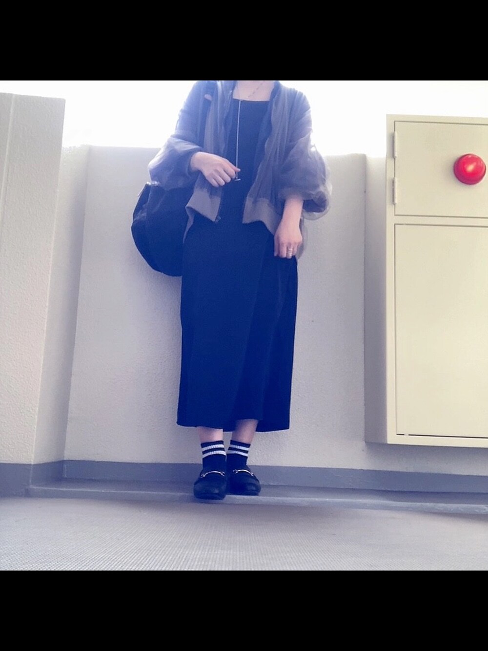 「秋服まるっと大公開、MA-1、シアートップス、チュール、サロペット、サロペットスカート、ローファー、ローファー×靴下、ラインソックス、秋コーデ、韓国ファッション、ストリート、スポーツミックス」｜「しまむらのカーキとネイビーのチュールが重なってます♡（MA-1、グリーン系）」を使った、mikaさん（レディース・155cm）の秋コーディネートの2枚目の写真