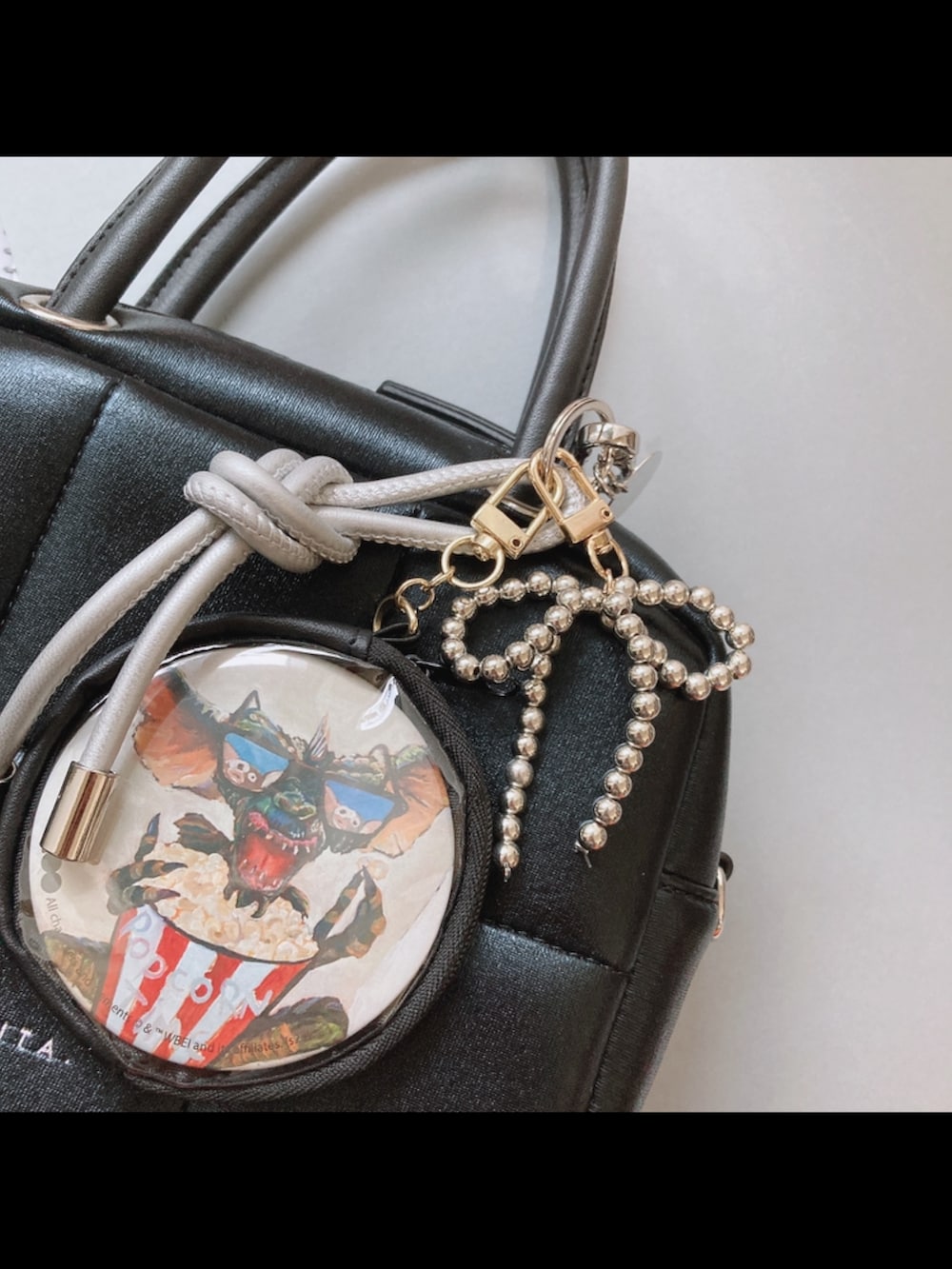 「デニムオンデニム、デニデニ、デニムジャケット、プルオーバー、デニムパンツ、ワイドパンツ、セットアップ、セットアップスタイル、チョーカー、キーチェーン、韓国ファッション、最近のいい感じコーデ」｜「しまむらのアイテム（デニムジャケット、ブルー系）」を使った、mikaさん（レディース・155cm）の秋コーディネートの2枚目の写真