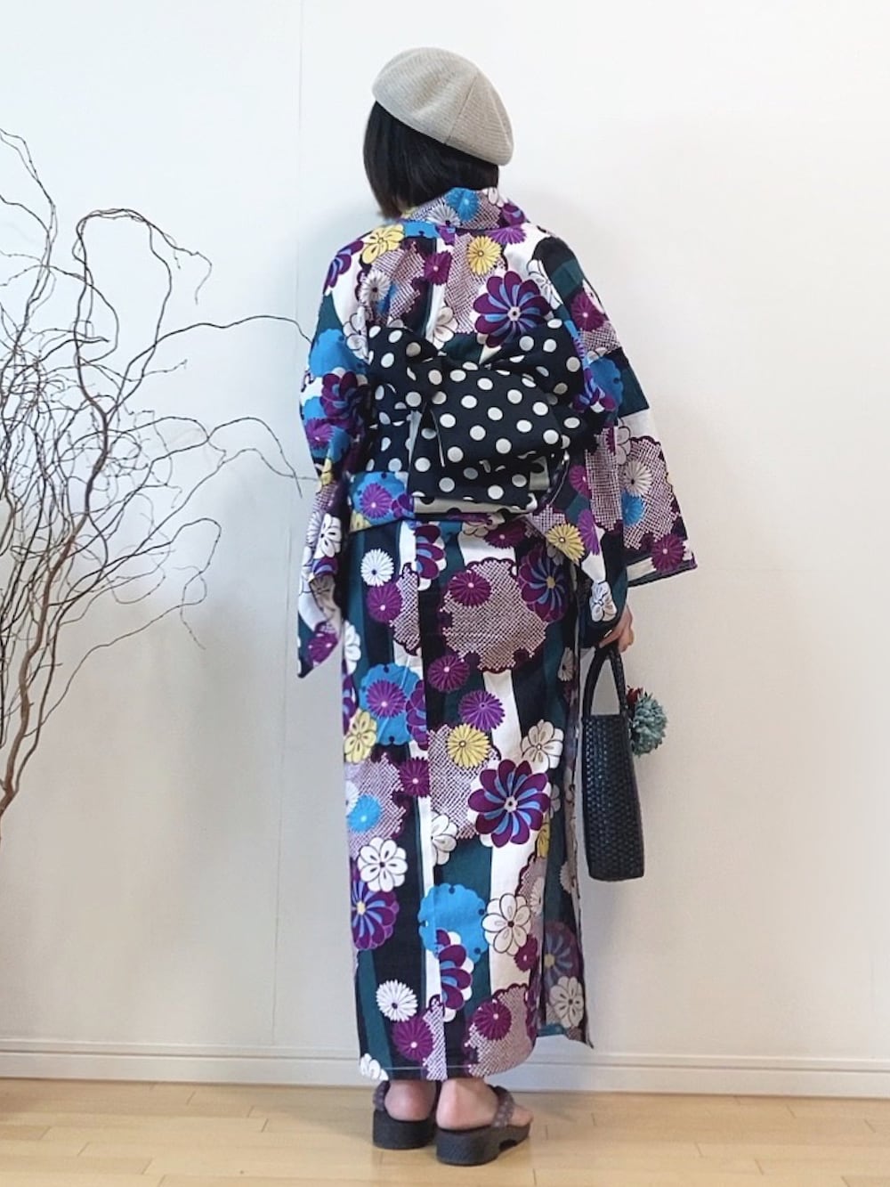 「浴衣、ゆかた、着物、ベレー帽、和装、和服、花柄、レトロ、レトロモダン、お祭り、花火大会、ARMARIA、カラー×コーデ、休日スタイル、ビタミンカラー」|「C.R.E.A.Mの平帯で本格アレンジ 結び方自由自在 ~浴衣コレクション2022 粋~ (浴衣・平帯・下駄 3点セット)(浴衣、その他)」を使った、mikaさん(レディース・155cm)の春コーディネートの4枚目の写真