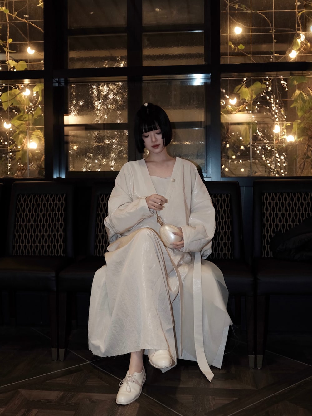 「冬アウター、淡色コーデ、大人女子、カジュアルスタイル、冬コーデ、キレイめ、お正月・初詣コーデ、ALLWHITE、ホワイトコーデ、アイボリー」｜「mao by maoのアイテム（ジャケット/アウター、ホワイト系）」を使った、ameさん（レディース・165cm）の冬コーディネートの4枚目の写真