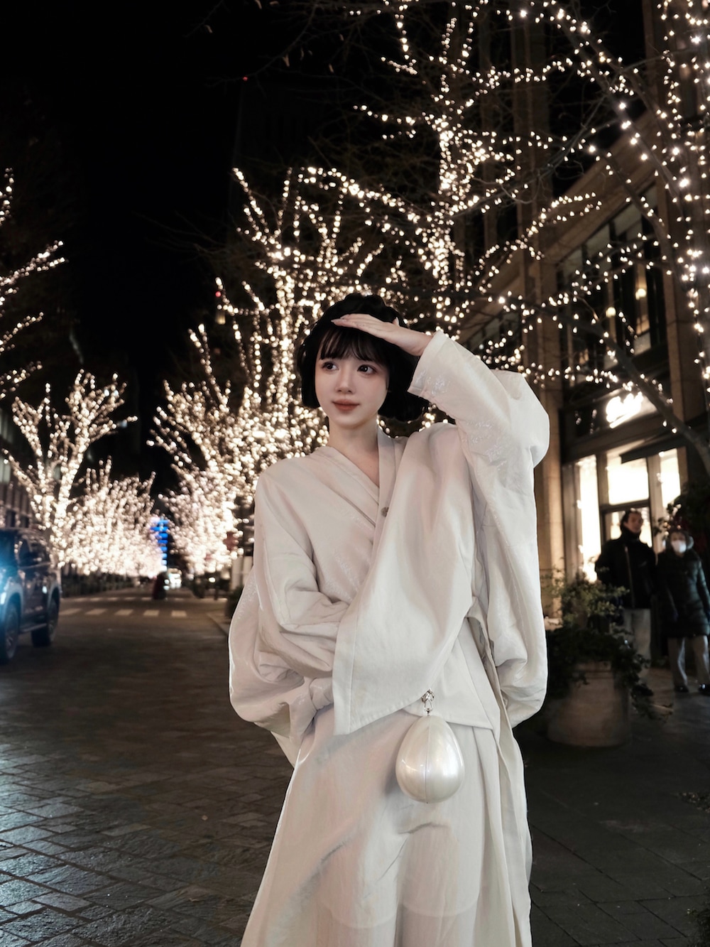 「冬アウター、淡色コーデ、大人女子、カジュアルスタイル、冬コーデ、キレイめ、お正月・初詣コーデ、ALLWHITE、ホワイトコーデ、アイボリー」｜「mao by maoのアイテム（ジャケット/アウター、ホワイト系）」を使った、ameさん（レディース・165cm）の冬コーディネートの2枚目の写真