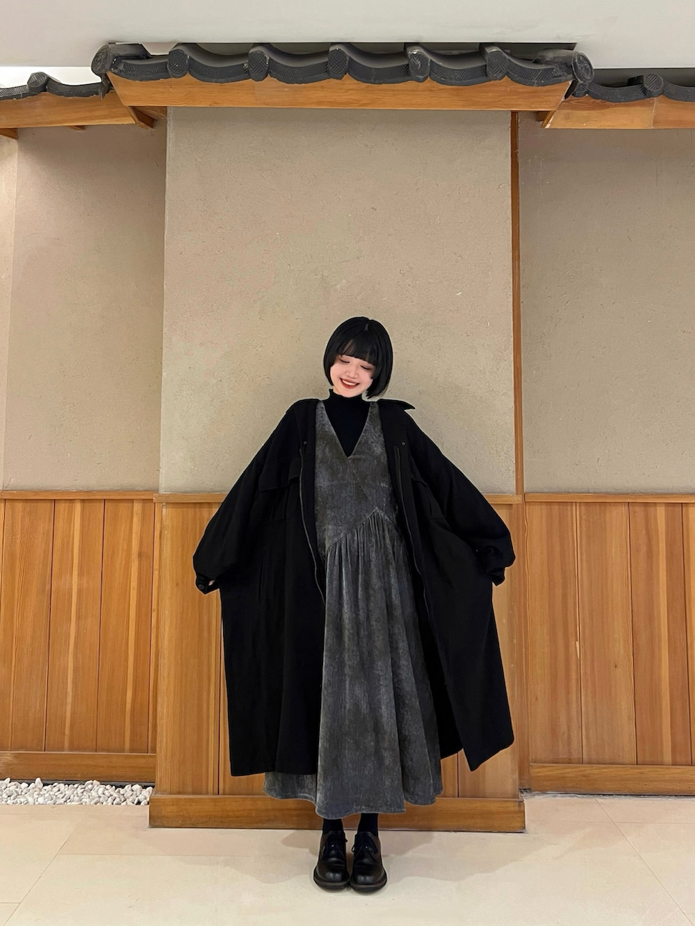 「今日のコスメと服、きれいめカジュアル、休日コーデ、カジュアルコーデ、オトナ女子、冬、今日のコーデ、UNIQLO、高身長コーデ、ロングワンピース」｜「Yohji Yamamotoのアイテム（ジャケット/アウター、ブラック系）」を使った、ameさん（レディース・165cm）の冬コーディネートの3枚目の写真