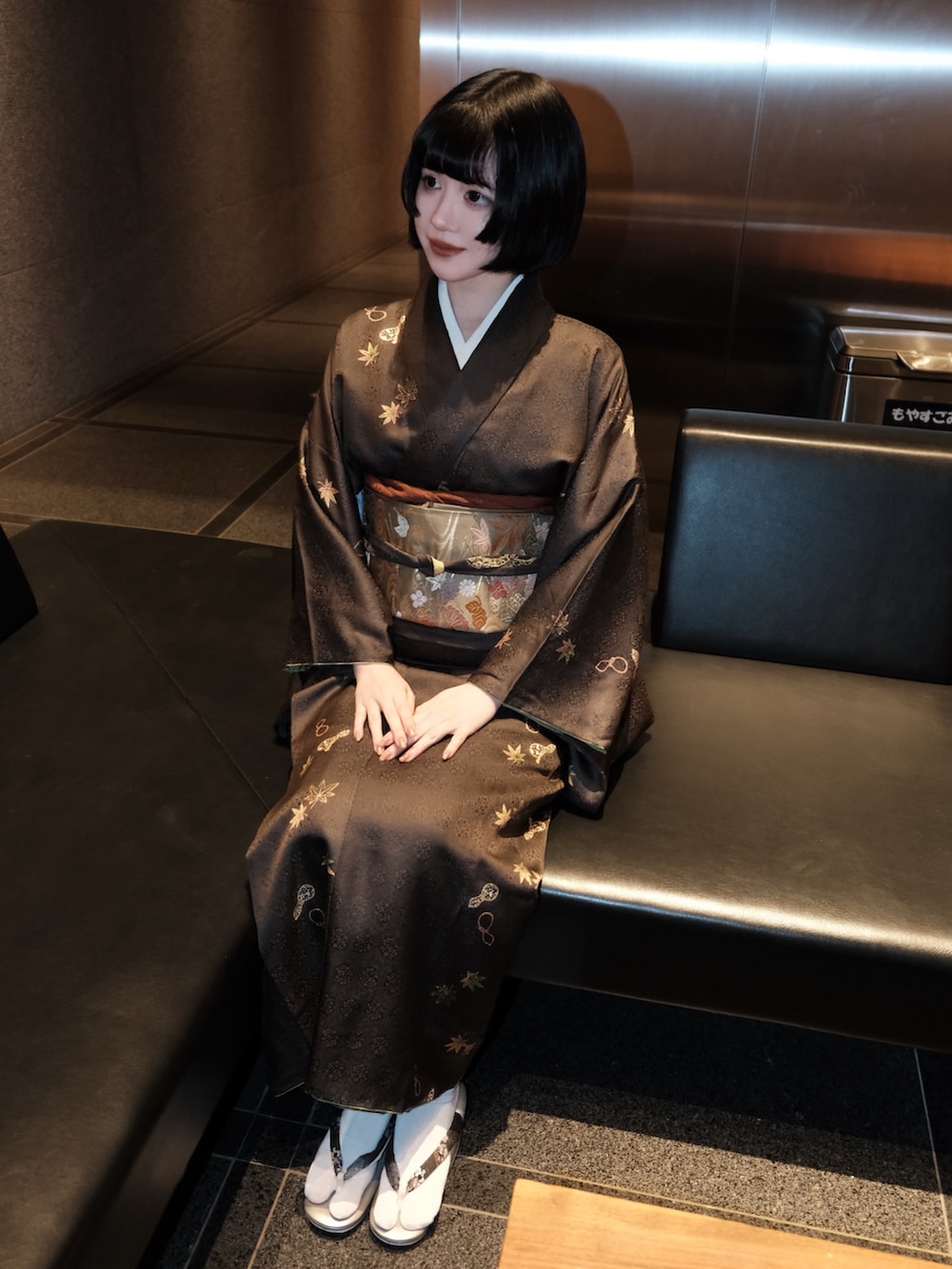 「最近のいい感じコーデ、大人女子、おでかけコーデ、今日のコーデ、モノトーンコーデ、きれいめコーディネート、着物コーデ、着物」｜「着物のアイテム（その他、グレー系）」を使った、ameさん（レディース・165cm）の冬コーディネートの3枚目の写真