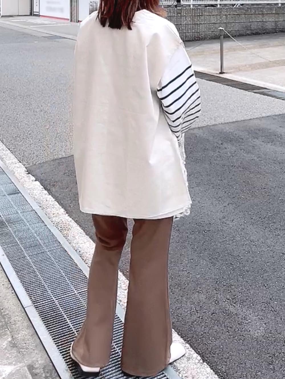 「レイヤードスタイル、カラー×コーデ、韓国ファッション、カラーパンツ、ベスト、ボーダー、リネン、大人カジュアル、メッシュ、GU」｜「archivesのパネルボーダーロンＴｅｅ（Tシャツ/カットソー、ホワイト系）」を使った、maiさん（レディース・153cm）の春コーディネートの3枚目の写真