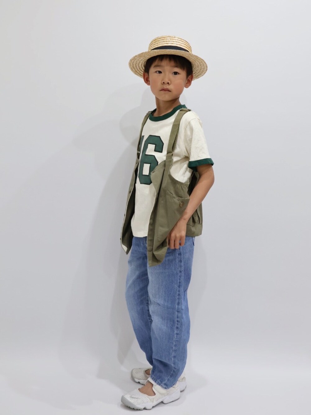 「お出かけコーデ日記、ベスト、カンカン帽、デニム、デニムパンツ、エアリフト、カジュアルコーデ、NIKE、初夏コーデ、春夏コーデ、休日スタイル」｜「西松屋のアイテム（帽子、ベージュ系）」を使った、Nana…Haku…‪‪さん（キッズ・100cm）の春コーディネートの2枚目の写真