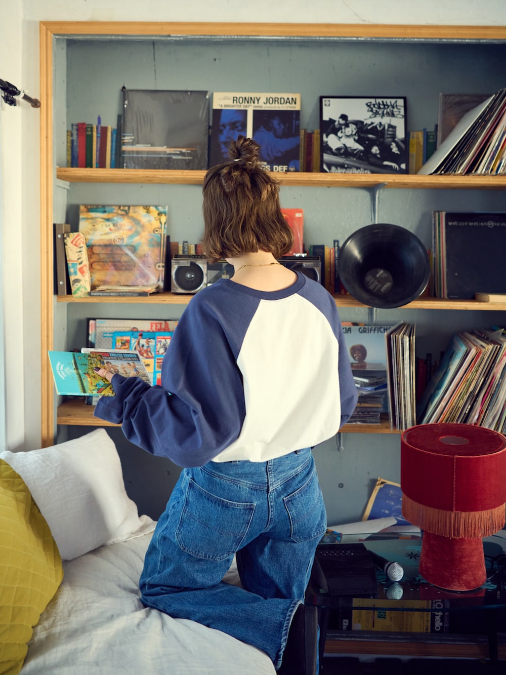 「秋服準備はじめました、ラグランTシャツ、ロンT、デニム、カジュアル、シンプル、シンプルコーデ、秋先取りコーデ、秋」｜「B.C STOCKの《追加》Gleamy/グリーミー ラグランロンT（Tシャツ/カットソー、ブルー系）」を使った、Kanakoさん（レディース・163cm）の夏コーディネートの5枚目の写真