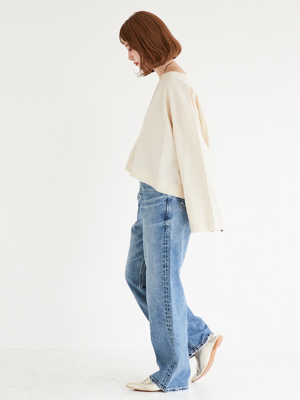 「秋服準備はじめました、大人カジュアル、大人かわいい、デニムコーデ、シャツスタイル、秋、シンプル、ボリューム袖」｜「LeeのLEE/リー ワイドデニム（デニムパンツ、ブルー系）」を使った、Kanakoさん（レディース・163cm）の夏コーディネートの2枚目の写真