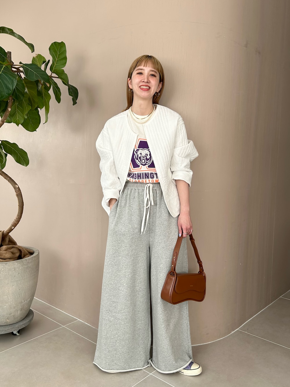 「春服、春アウター、大人可愛い、大人カジュアル、春服みてみて、outfit」｜「B.C STOCKのキルティング刺繍ジャケット（その他アウター、ホワイト系）」を使った、Kanakoさん（レディース・163cm）の冬コーディネートの4枚目の写真