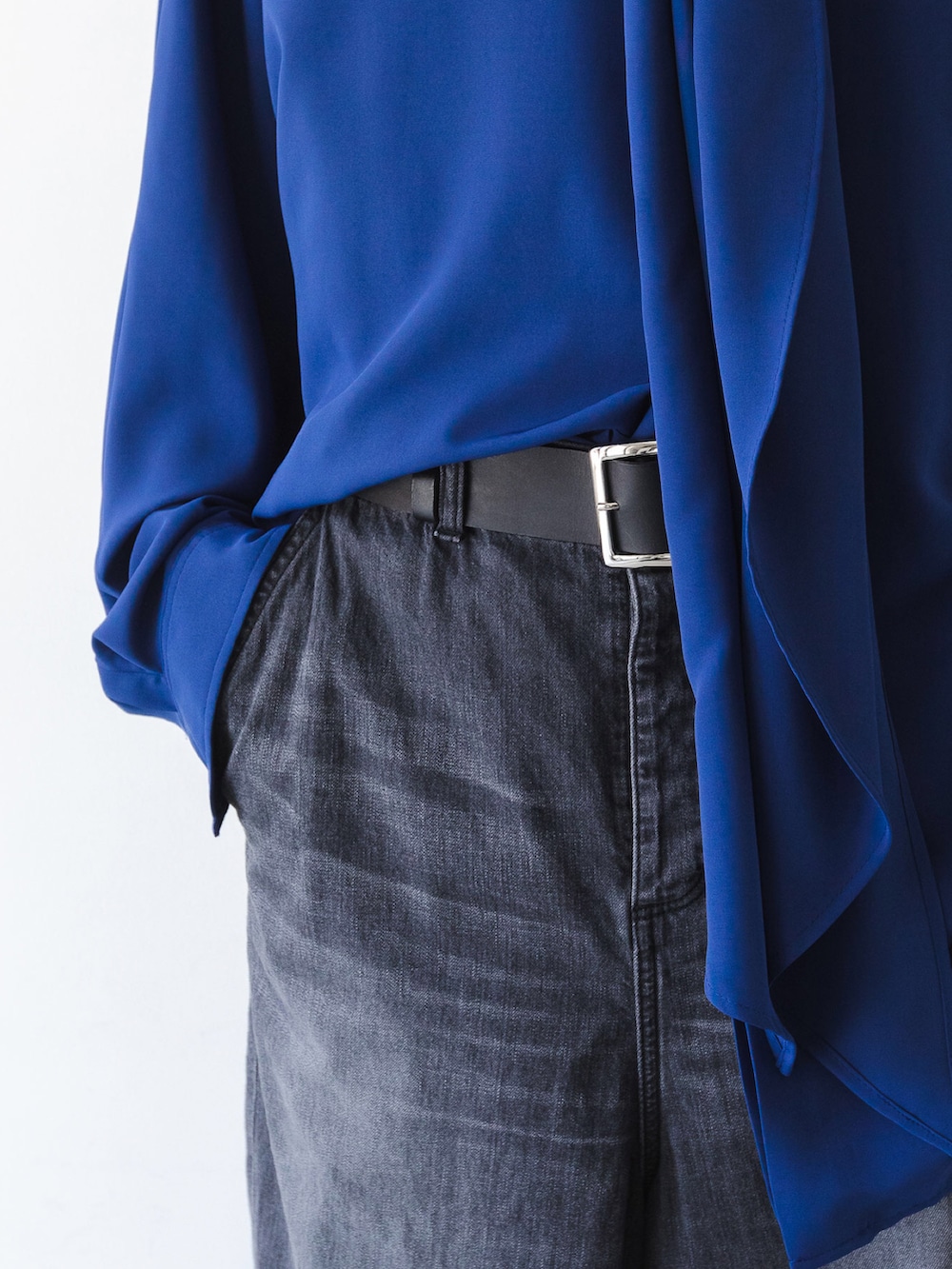 matsudairaさんの「WASHED WIDE DENIM（ato）」を使ったコーディネートの4枚目の写真