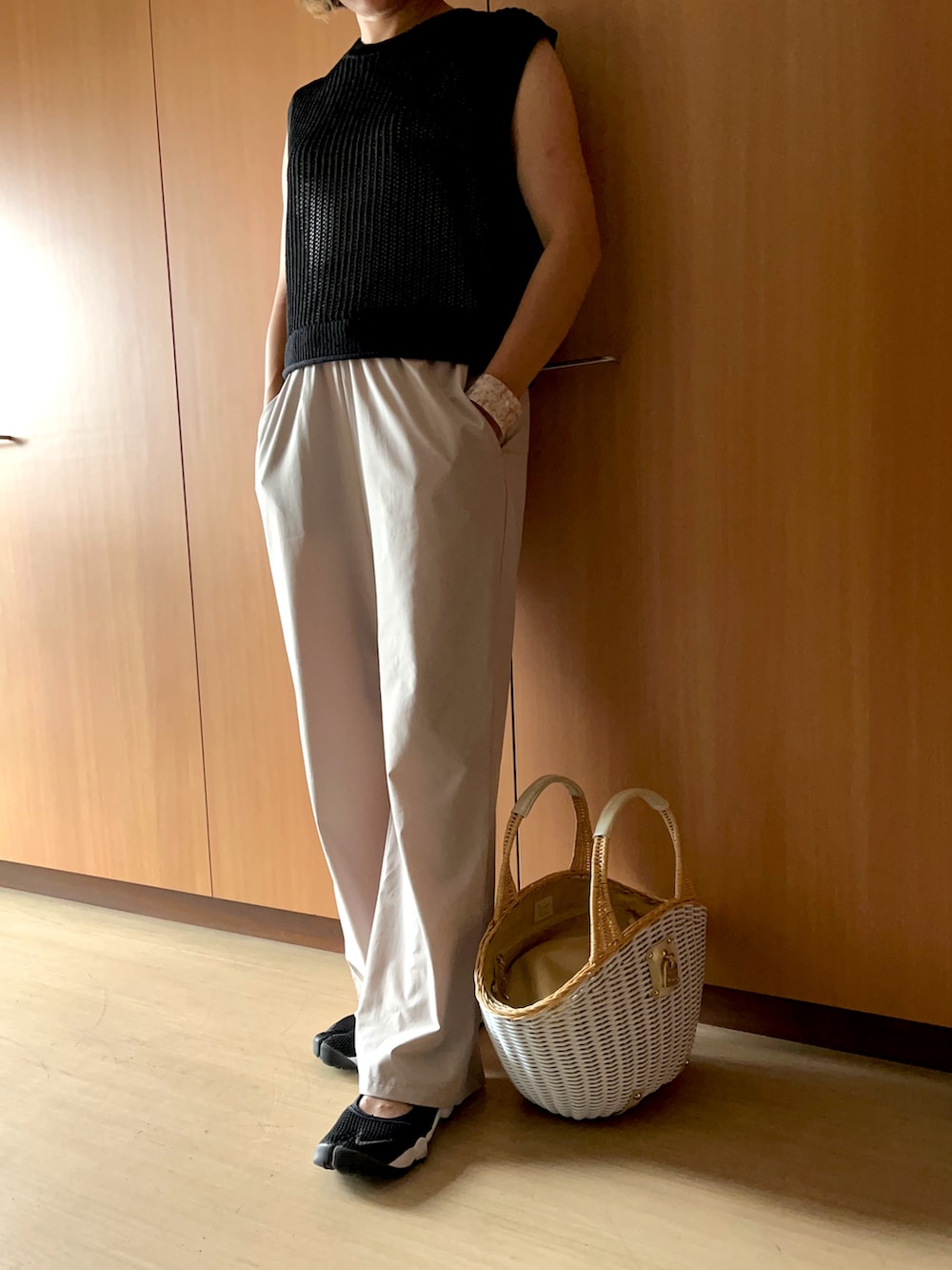 「リゾートスタイル、旅行、夏コーデ、エアリフト」｜「GUのメッシュセーター(ノースリーブ)（ニット/セーター、ブラック系）」を使った、naoPiさん（レディース・157cm）の夏コーディネートの2枚目の写真