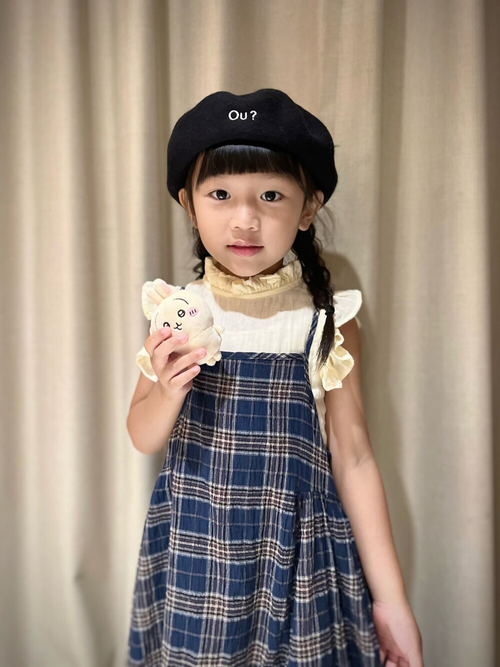「子供コーデ、こども服、かわいい系、チェックワンピース、フリルブラウス」｜「EDWINの【Ou? by EDWIN】ロゴ刺繍ベレー帽（ハンチング/ベレー帽、ブラック系）」を使った、𝒮さん（レディース・160cm）の秋コーディネートの2枚目の写真