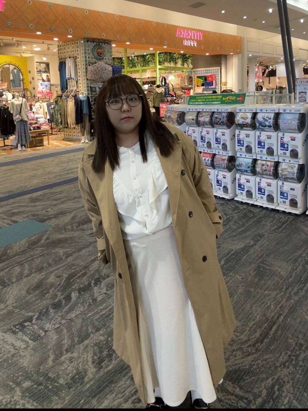 「シンプルスタイル、おしゃれさんと繋がりたい、ぽっちゃり」｜「GUのアイテム（トレンチコート、ベージュ系）」を使った、(ドンッ)さん（レディース・156cm）の春コーディネートの2枚目の写真