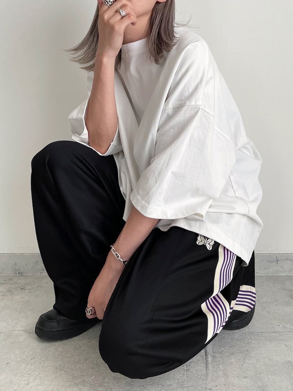 MIHOさんの「センターラインTシャツ（y/m by MIHO）」を使ったコーディネートの3枚目の写真