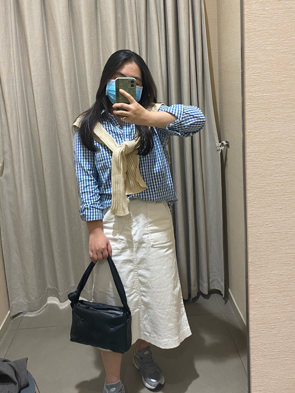 「UNIQLOのアイテム（スカート、ホワイト系）」を使った、FALA.さん（レディース・153cm）の秋コーディネートの2枚目の写真