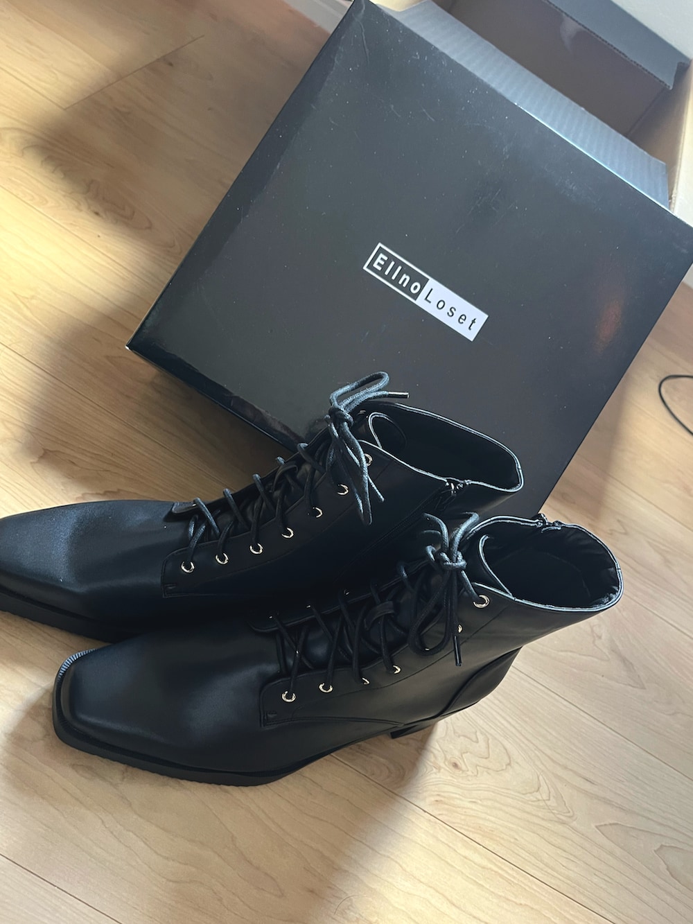 「Ellno Loset、ADRER、pumpkin port、メンズファッション、秋コーデ」｜「Ellno Losetのデザインヒールブーツ（ブーツ、その他）」を使った、たかさん（メンズ・181cm）の秋コーディネートの2枚目の写真