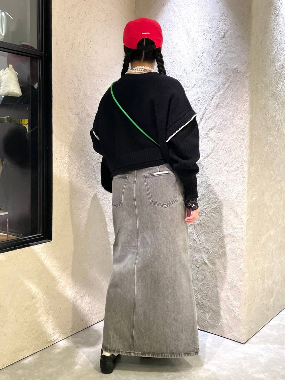 「着痩せ・細見え、個性派、ヴィンテージ、カジュアル、春コーデ、着痩せ、差し色コーデ、高見え、ラフ、ミリタリー、LOWRYS FARM」|「LOWRYS FARMの2WAYステッチプルオーバーLS 116684(ニット/セーター、ブラック系)」を使った、kureha さん(レディース・158cm)の冬コーディネートの7枚目の写真