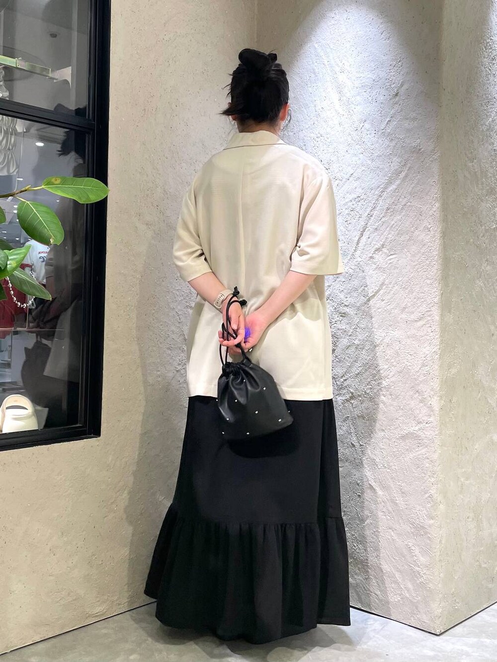 「個性派、ヴィンテージ、カジュアル、春コーデ、着痩せ、差し色コーデ、高見え、ラフ、ミリタリー、LOWRYS FARM、着痩せ・細見え、ジャケット、スカート、ワンピース、ローリーズスタイル_LOWRYS FARM」|「LOWRYS FARMのカンドウフィットフリル 105198(サンダル、ブラック系)」を使った、kureha さん(レディース・158cm)の夏コーディネートの4枚目の写真