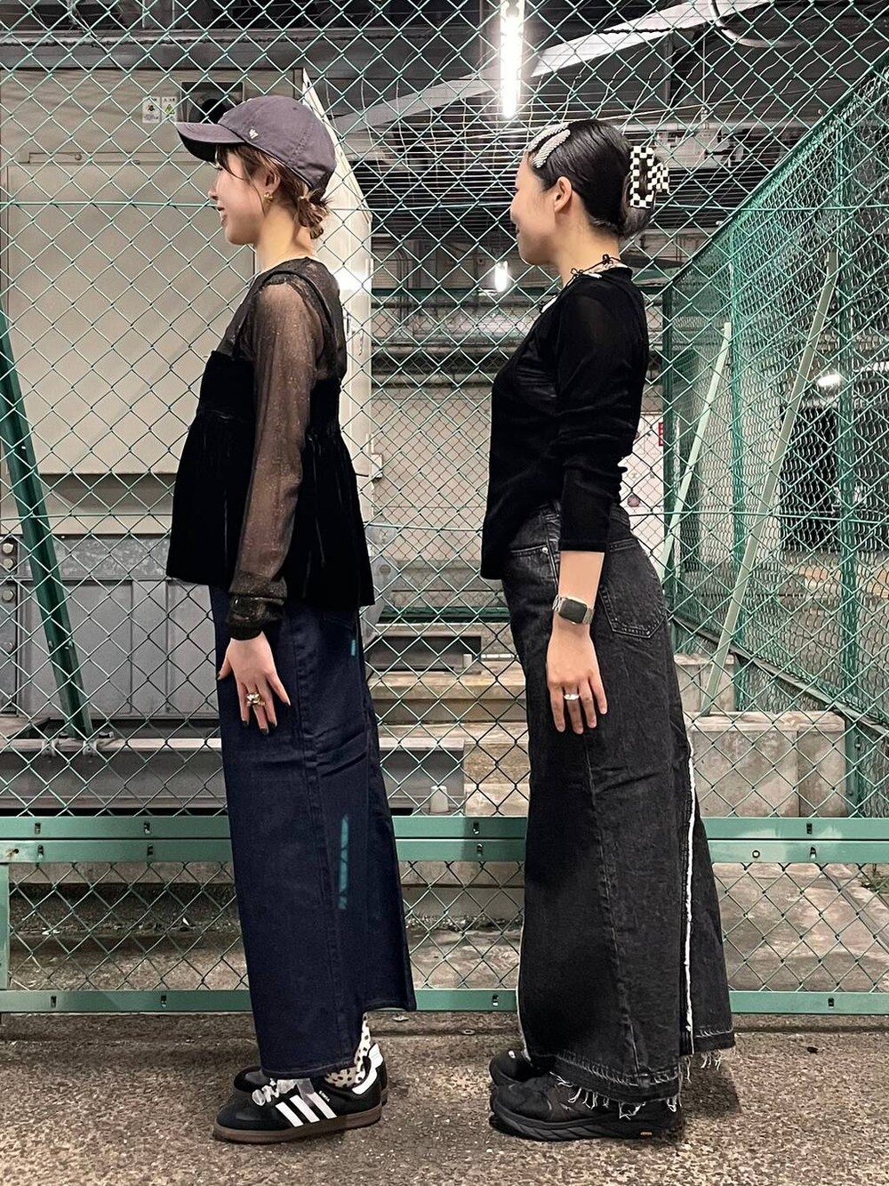 「着痩せ、ローリーズスタイル_LOWRYS FARM、大人女子カジュアル_LOWRYS FARM、個性派、ヴィンテージ、カジュアル、春コーデ、差し色コーデ、高見え、ラフ、ミリタリー、LOWRYS FARM、着痩せ・細見え、スタッフヘア、大人カジュアル」｜「adidasの【HEREIAM】adidas(アディダス)／SAMBA OG（スニーカー、ブラック系）」を使った、kureha さん（レディース・158cm）の夏コーディネートの3枚目の写真