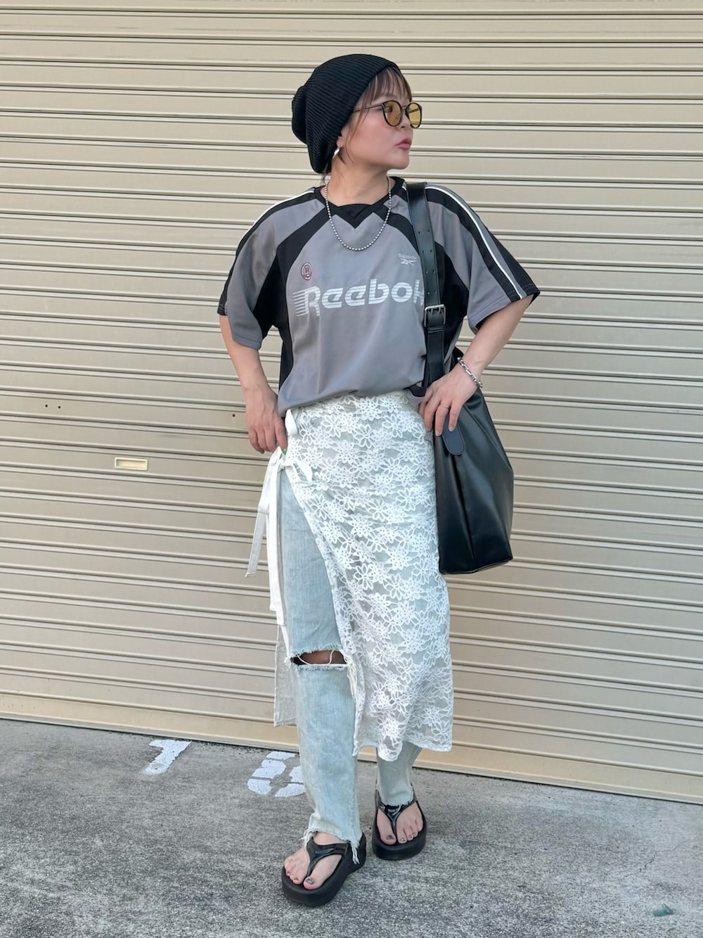 「レイヤードスタイル、スポーツミックス、プチプラ、アツいコーデ全部見せ、夏コーデ」｜「JEANASISの【Reebok別注】ゲームTシャツ/124323（Tシャツ/カットソー、グレー系）」を使った、きな☆ki_naさん（骨格ストレート・レディース・153cm）の夏コーディネートの2枚目の写真
