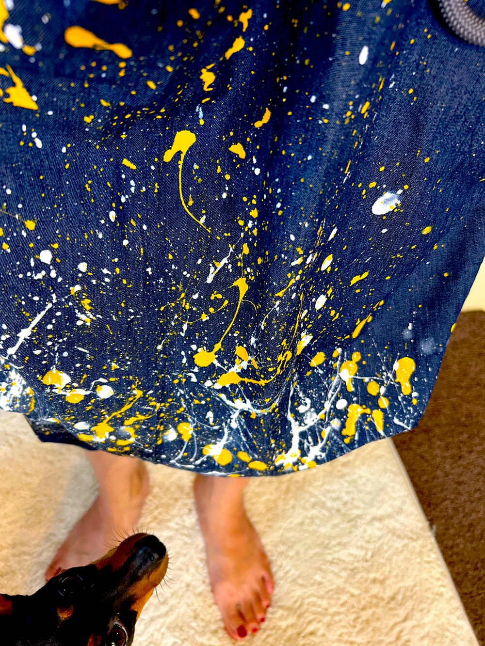 ブルー系のサロペット/オーバーオールを着用したレディースの夏コーディネートの2枚目の写真