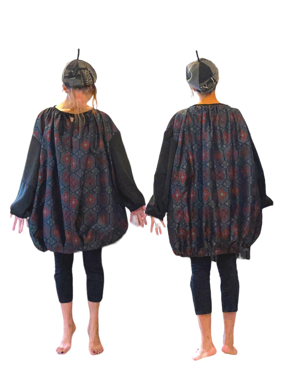 レッド系のその他トップスを着用したレディースの秋コーディネートの2枚目の写真