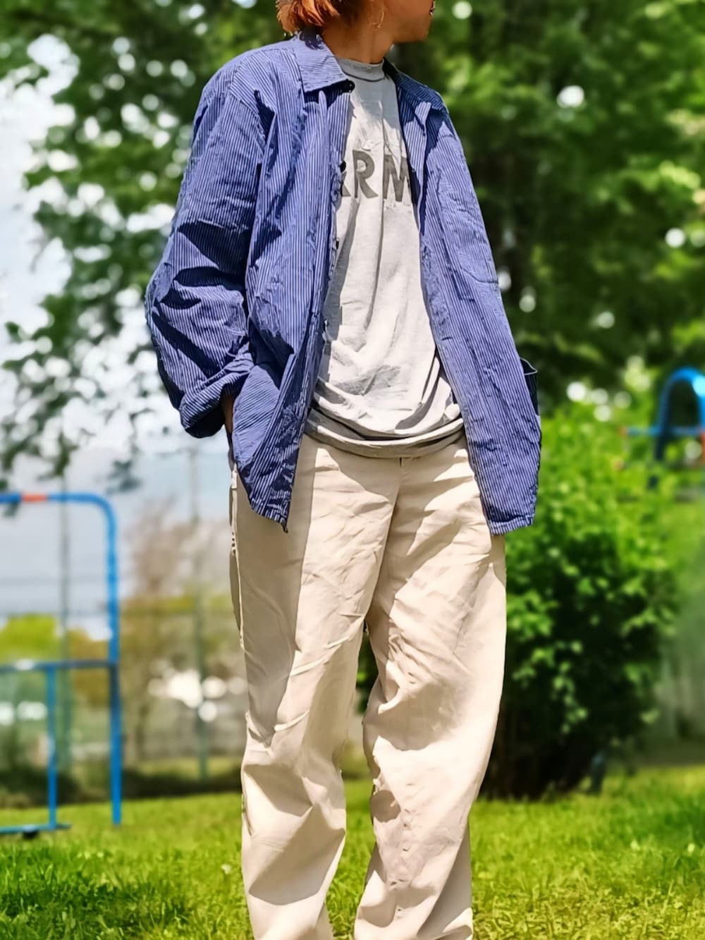 「最近のいい感じコーデ、ワイドパンツ、メンズファッション、お洒落さんとつながりたい、今日のコーデ、大人カジュアル、シンプルスタイル、ゆるコーデ、シャツスタイル、チノパン、グランパシャツ、ミリタリー、シャツ、春コーデ」｜「MILITARYのアイテム（シャツ/ブラウス、ブルー系）」を使った、wonder.b14さん（メンズ・170cm）の春コーディネートの2枚目の写真
