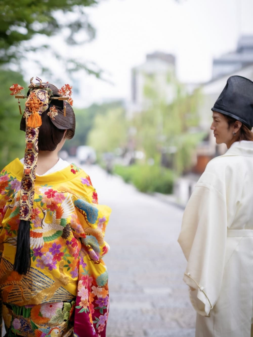ホワイト系の水着/着物・浴衣を着用したレディースの夏コーディネートの2枚目の写真