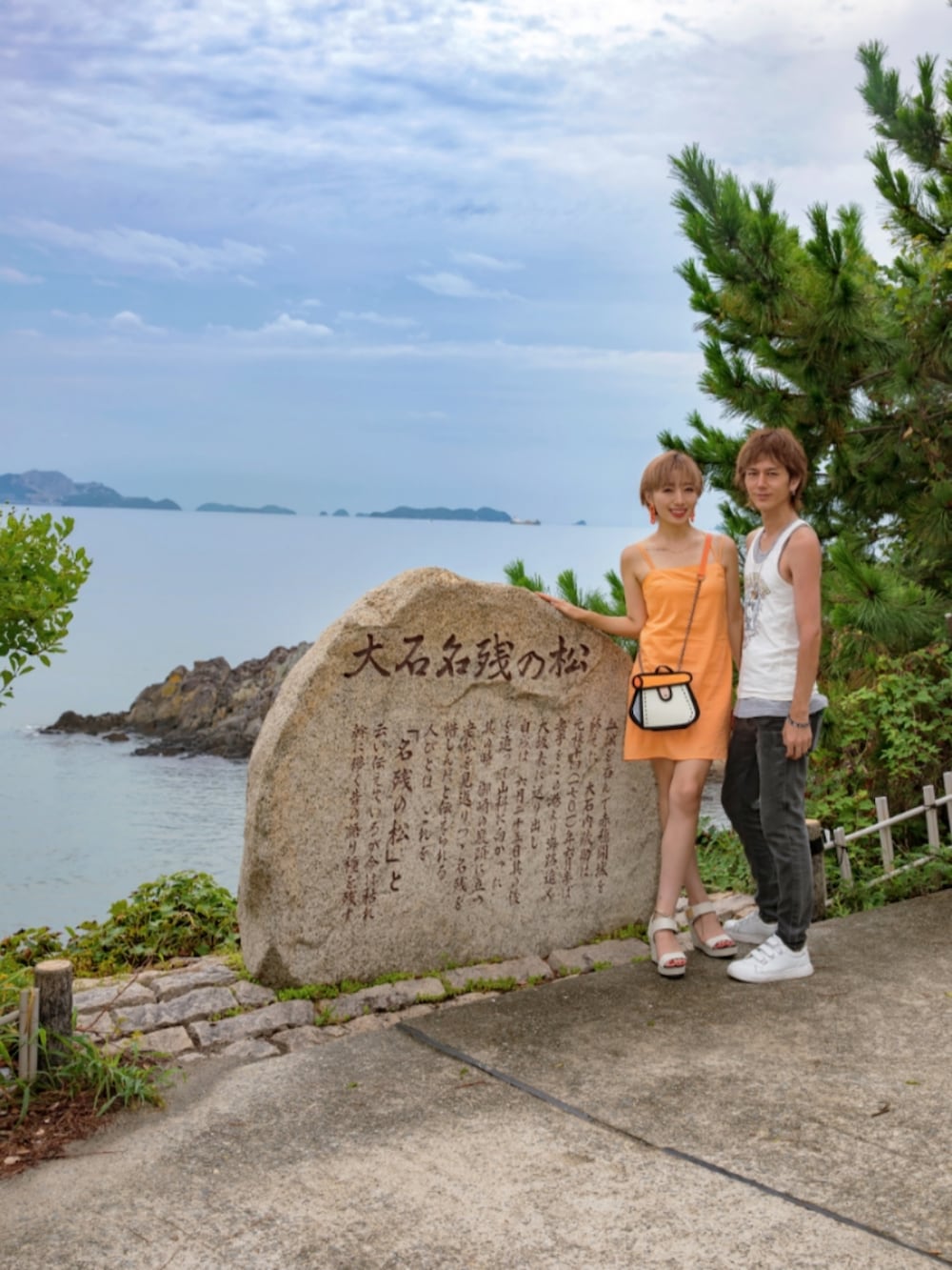 「旅行コーデ、夏コーデ、サンダルコーデ、ワンビース、オレンジコーデ、タンクトップ、キャミワンピ、夫婦、アラフィフ、40代ファッション、カップルコーデ、旅行スタイル、インスタフォローしてね！、厚底サンダル、レイヤードスタイル」｜「H&Mのアイテム（ワンピース、オレンジ系）」を使った、インスタ→bz178koshu47さん（レディース・160cm）の夏コーディネートの2枚目の写真
