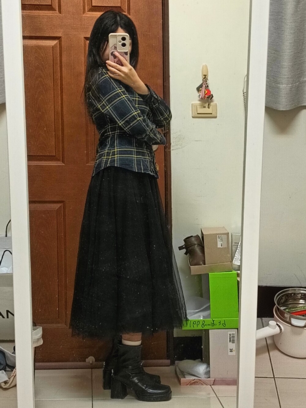 その他のシャツ/ブラウスを着用したレディースの冬コーディネートの2枚目の写真