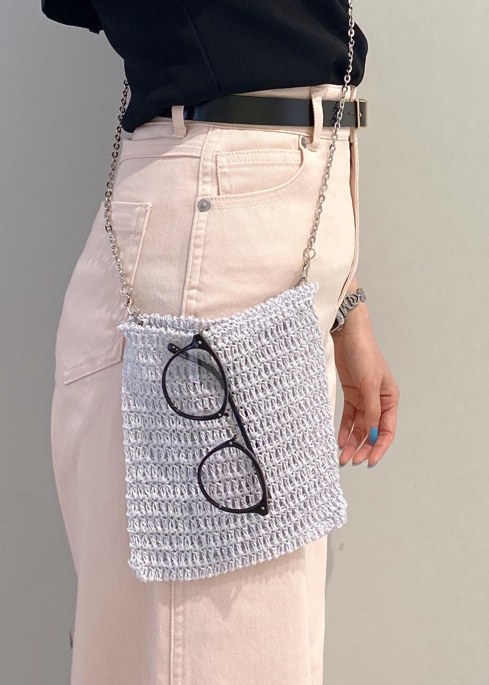 「ロペピクニック、ropepicnic_snap、Wshoes_pickup、GDS54030、24AW10、24AW20、24AW30、2BUY10%OFF対象商品、RP24AWパンツ、RPAWおすすめボトムス、RPoutlet_pickup、WSSbottoms_pickup、ゆったり、インして着る、ウエストシェイプ」|「ROPE' PICNICの【UVカット・接触冷感・イージーケア】八方映えニット ケープニットプルオーバー(ニット/セーター、ブラック系)」を使った、ゆたさん(レディース・155cm)の春コーディネートの9枚目の写真