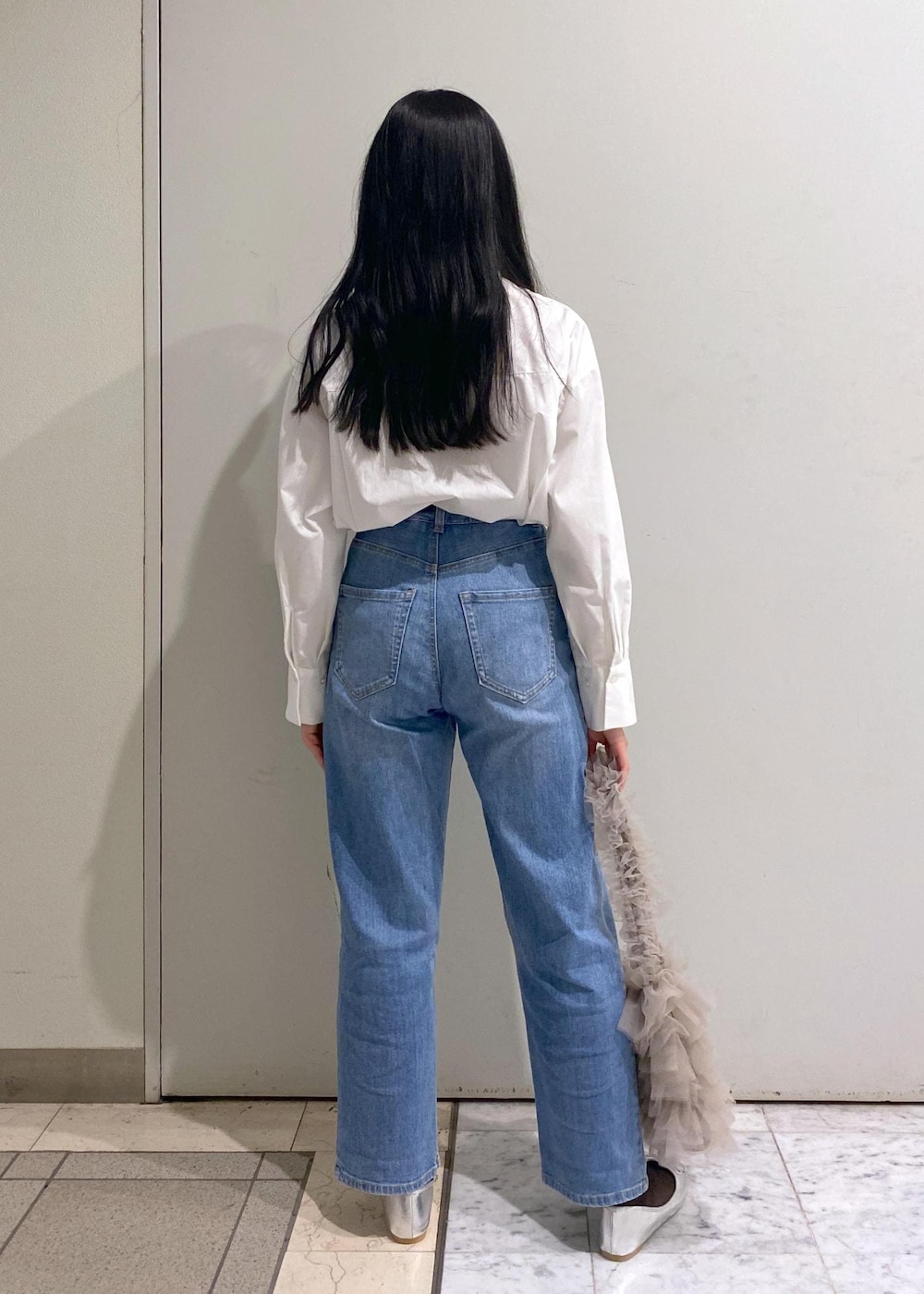 「ロペピクニック、ropepicnic_snap、初春コーデ、春コーデ、お出かけコーデ、フェスコーデ、推し活コーデ、女子会コーデ、大人カジュアル、レイヤード、パンツスタイル、カジュアルコーデ、ROPÉ PICNIC、ナチュラル、ブルべ夏」|「ROPE' PICNICの16mmカーブラウンドバックルベルト(ベルト、ブラック系)」を使った、ゆたさん(レディース・155cm)の春コーディネートの9枚目の写真