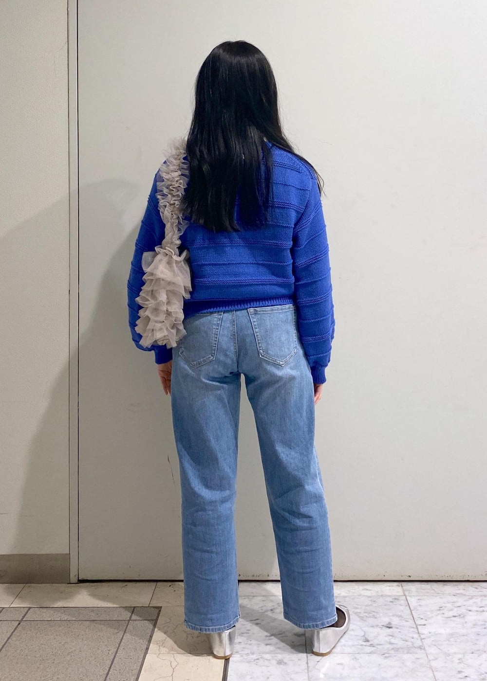 「ロペピクニック、ropepicnic_snap、初春コーデ、春コーデ、お出かけコーデ、フェスコーデ、推し活コーデ、女子会コーデ、大人カジュアル、レイヤード、パンツスタイル、カジュアルコーデ、ROPÉ PICNIC、ナチュラル、ブルべ夏」|「ROPE' PICNICの16mmカーブラウンドバックルベルト(ベルト、ブラック系)」を使った、ゆたさん(レディース・155cm)の春コーディネートの4枚目の写真