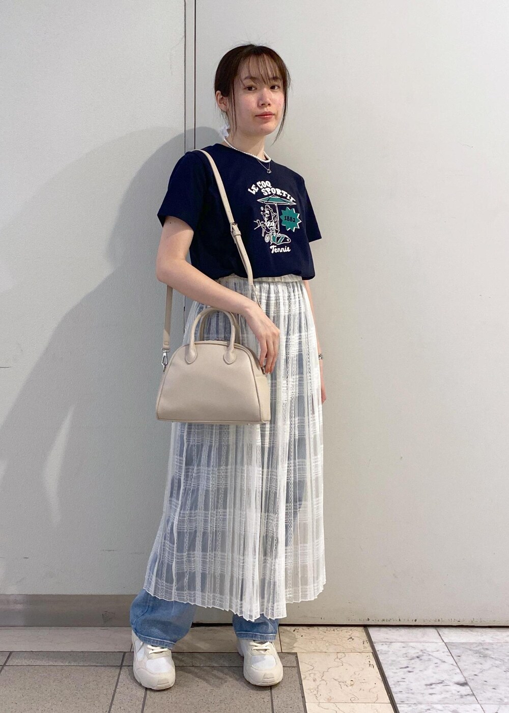 「ロペピクニック、ropepicnic_snap、2BUY10%OFF対象商品、Wminibag_pickup、RP25SSライトアウター、Wbottoms_pickup、春コーデ、初夏コーデ、デートコーデ、お出かけコーデ、旅行コーデ、アウトドアコーデ、フェスコーデ、女子会コーデ、レイヤード」｜「ROPE' PICNICのパールショートネックレス（ネックレス、ゴールド系）」を使った、ゆたさん（レディース・155cm）の春コーディネートの8枚目の写真