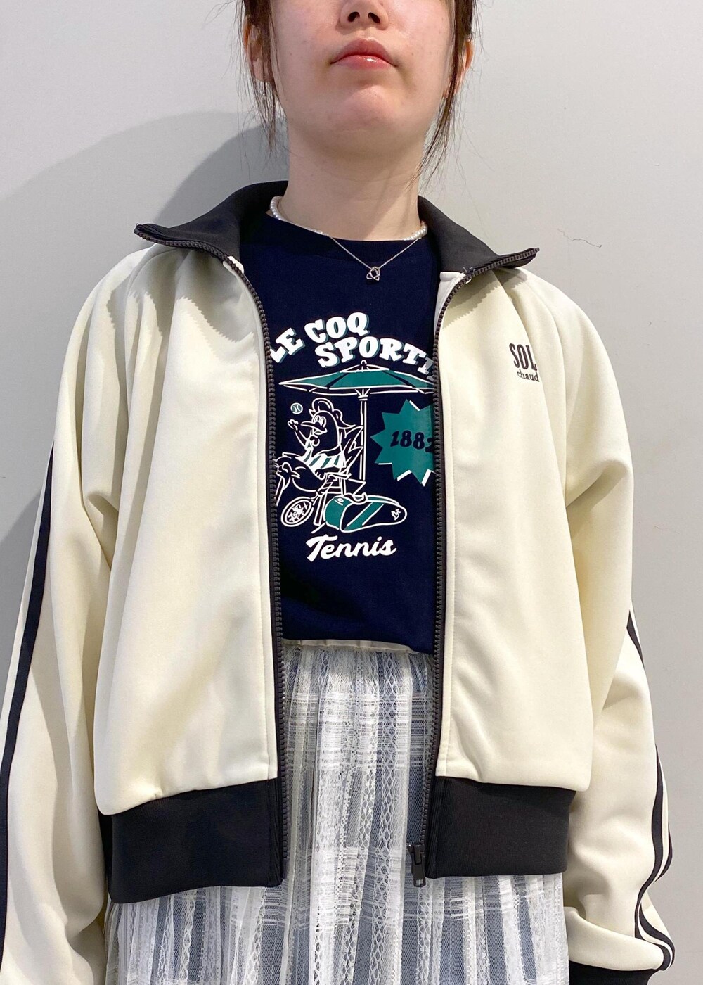 「ロペピクニック、ropepicnic_snap、2BUY10%OFF対象商品、Wminibag_pickup、RP25SSライトアウター、Wbottoms_pickup、春コーデ、初夏コーデ、デートコーデ、お出かけコーデ、旅行コーデ、アウトドアコーデ、フェスコーデ、女子会コーデ、レイヤード」｜「ROPE' PICNICのパールショートネックレス（ネックレス、ゴールド系）」を使った、ゆたさん（レディース・155cm）の春コーディネートの6枚目の写真