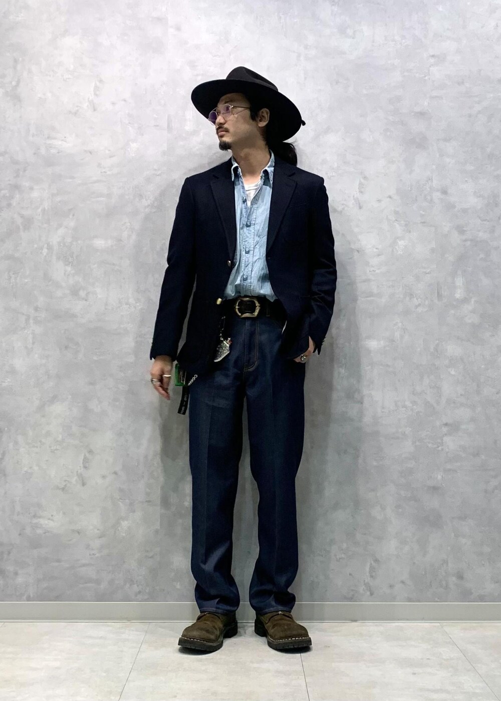 「NIKKE、BOWWOW、BuddyOptical、HIDAKA、25SS、adamjeanist、初春コーデ、春コーデ、初夏コーデ、初冬コーデ、冬コーデ、お仕事コーデ、デートコーデ、お出かけコーデ、ヴィンテージ」｜「ADAM ET ROPE'の【ADAM ET ROPE' JEANS -IMAG-】《NIKKE/ニッケ》デニム ストレートスラックス（デニムパンツ、ブルー系）」を使った、イケジさん（メンズ・171cm）の冬コーディネートの2枚目の写真