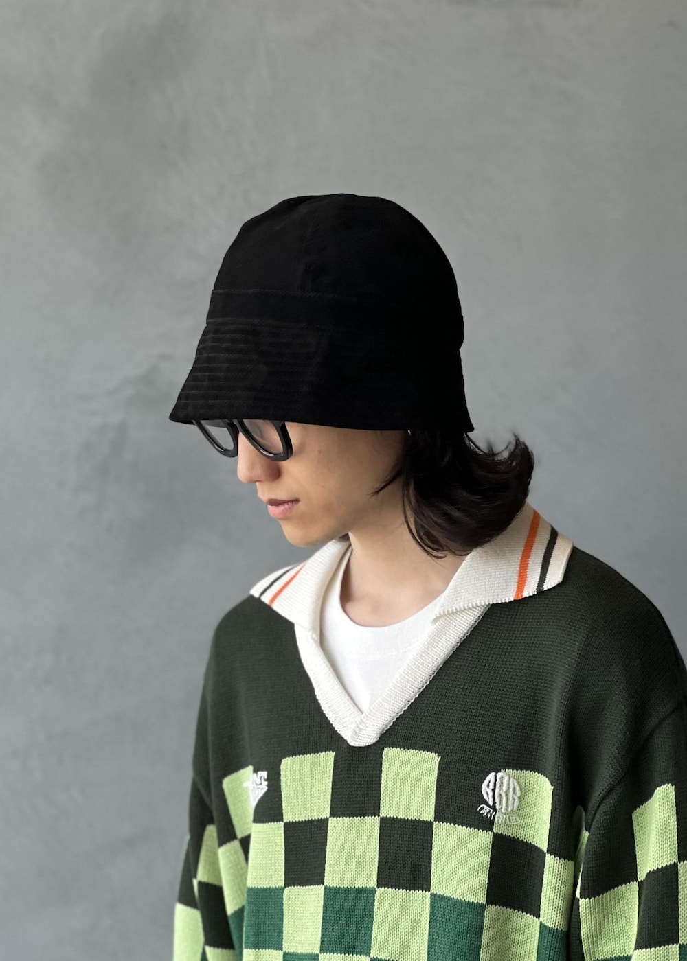 「rice nine ten、初秋コーデ、秋コーデ、ADAM ET ROPÉ、パンツ、スラックス、帽子、ハット、GMS14010、GMU14010、24AW_homme_bottom、お気に入り登録数上昇中_MEN」｜「ADAM ET ROPE'の【Chambrer/シャンブレ】ワイドテーパード イージー ツータック スラックス / シーズンレス / セットアップ対応（スラックス、ブラック系）」を使った、kodai kanomataさん（メンズ・172cm）の秋コーディネートの8枚目の写真