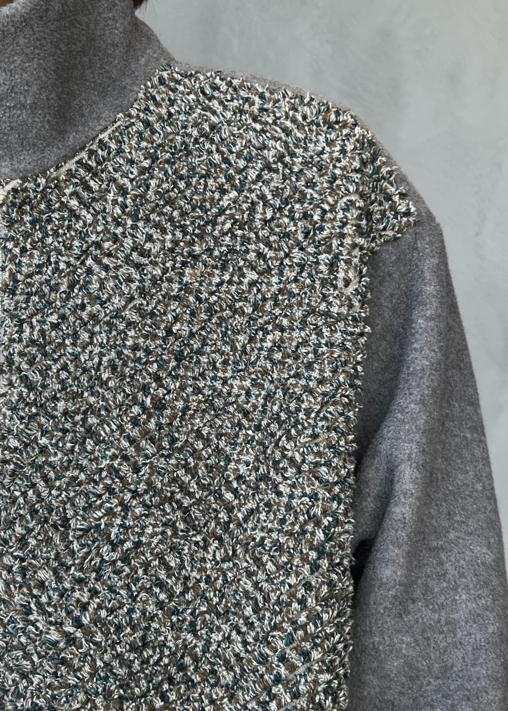 ブラック系のその他パンツを着用したメンズの冬コーディネートの4枚目の写真