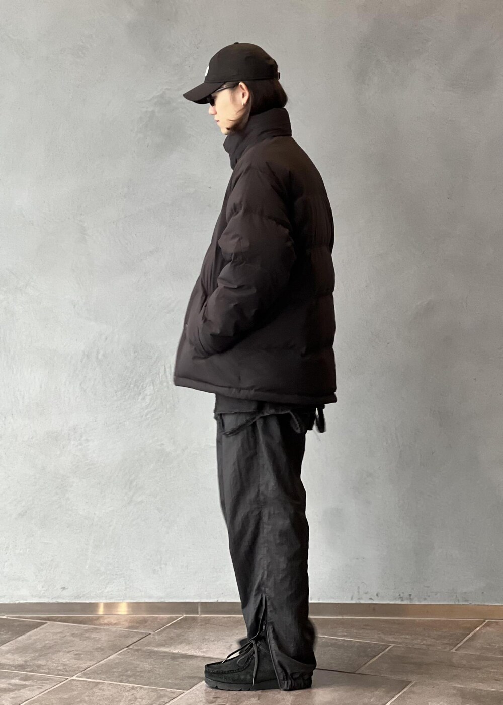 「ADAM ET ROPE'の【ACT_02 Ginz】CLASSIC DOWN JACKET / UNISEX / 650 FILL POWER（ダウンジャケット/コート、ブラック系）」を使った、kodai kanomataさん（メンズ・172cm）の秋コーディネートの3枚目の写真
