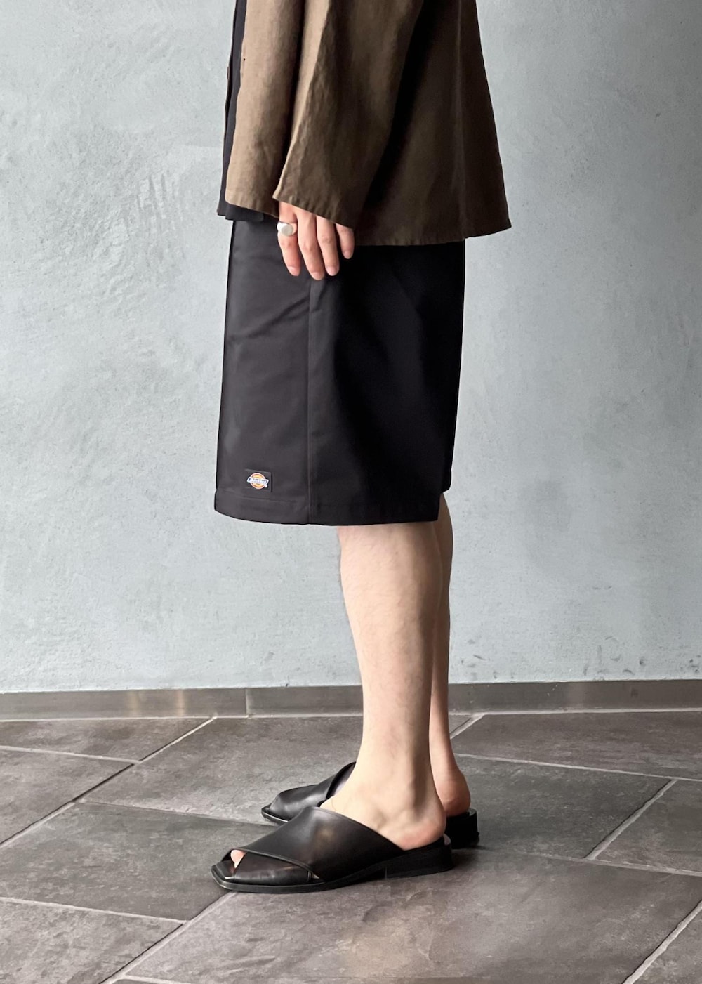 「初春コーデ、春コーデ、初夏コーデ」｜「Dickiesの《別注》【DICKIES/ディッキーズ】PINTUCK SHORTS（その他パンツ、ブラック系）」を使った、kodai kanomataさん（メンズ・172cm）の春コーディネートの6枚目の写真