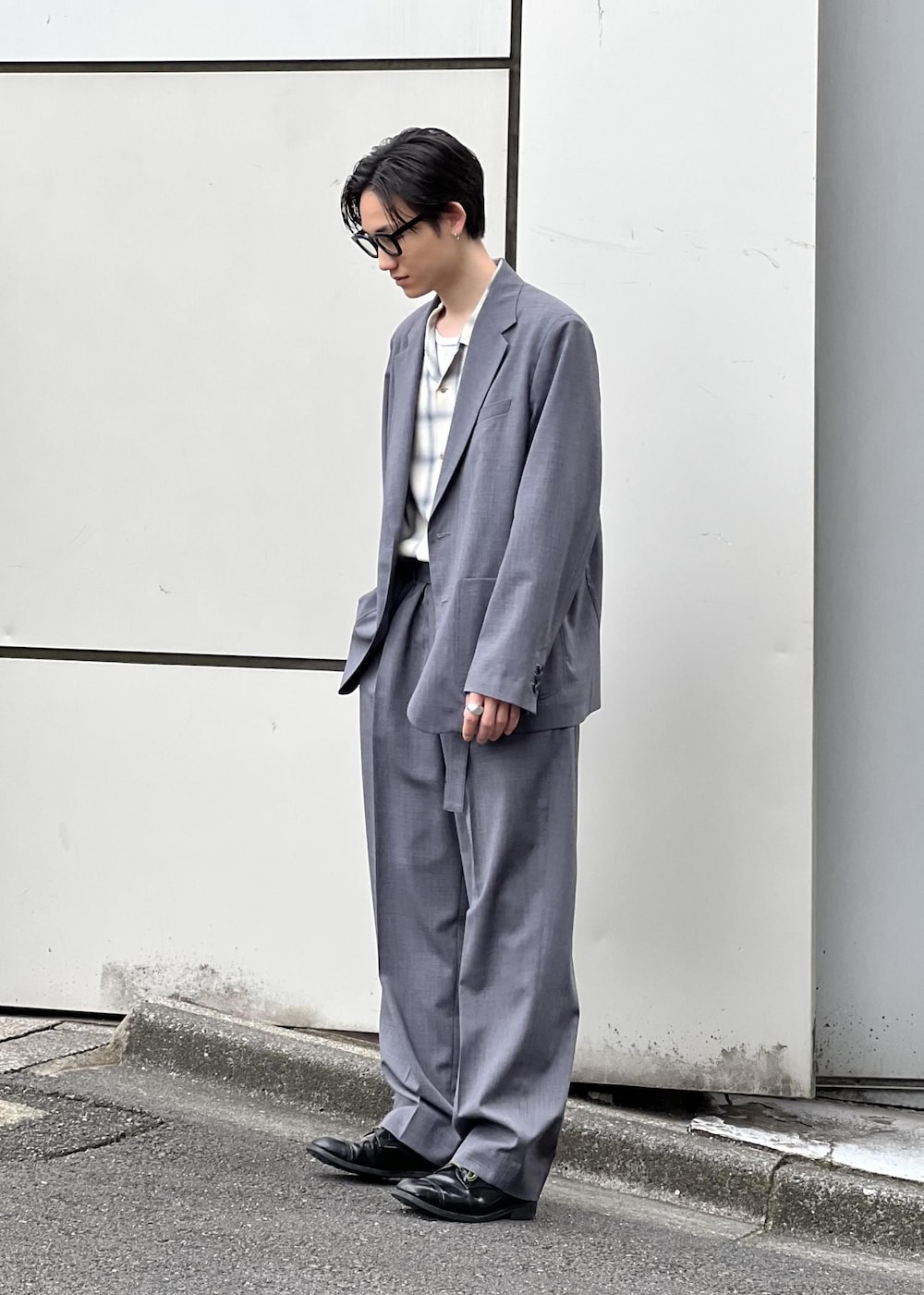 「初春コーデ、春コーデ、初夏コーデ」｜「ADAM ET ROPE'のレーヨン オンブレチェック ハーフスリーブ オープンカラーシャツ（シャツ/ブラウス、ホワイト系）」を使った、kodai kanomataさん（メンズ・172cm）の春コーディネートの2枚目の写真