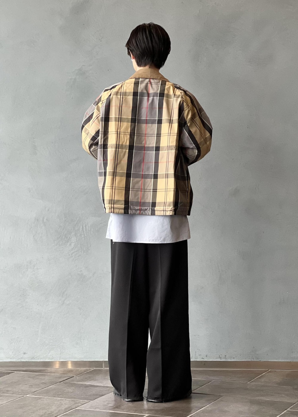 「初春コーデ、春コーデ、ADAM ET ROPÉ、トップス、シャツ/ブラウス、ジャケット/アウター、ブルゾン、GMG05010、GML05120、25ss_barbour、25ss_homme_exclusive、HOMME_BARBOUR、MSpecial_pickup、こだわり、アウター」｜「Barbourの《別注》【BARBOUR/バブアー】TRANSPORT リバーシブルブルゾン / ブルガリア製 / UNISEX（ブルゾン、ブラック系）」を使った、kodai kanomataさん（メンズ・172cm）の春コーディネートの4枚目の写真