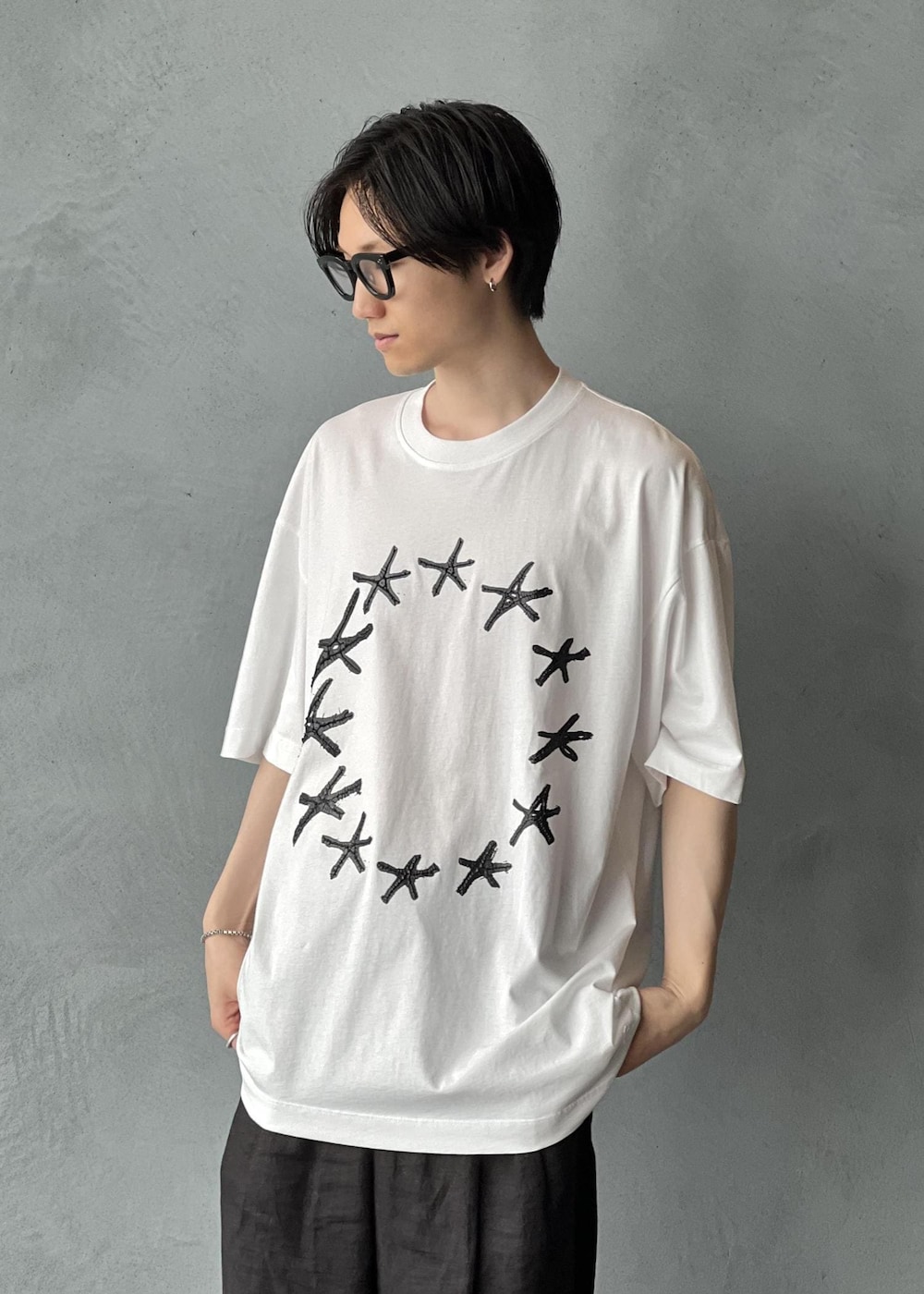 「初夏コーデ、夏コーデ」｜「ADAM ET ROPE'のワイド イージー リネンパンツ / セットアップ可能（その他パンツ、ブラック系）」を使った、kodai kanomataさん（メンズ・172cm）の夏コーディネートの3枚目の写真