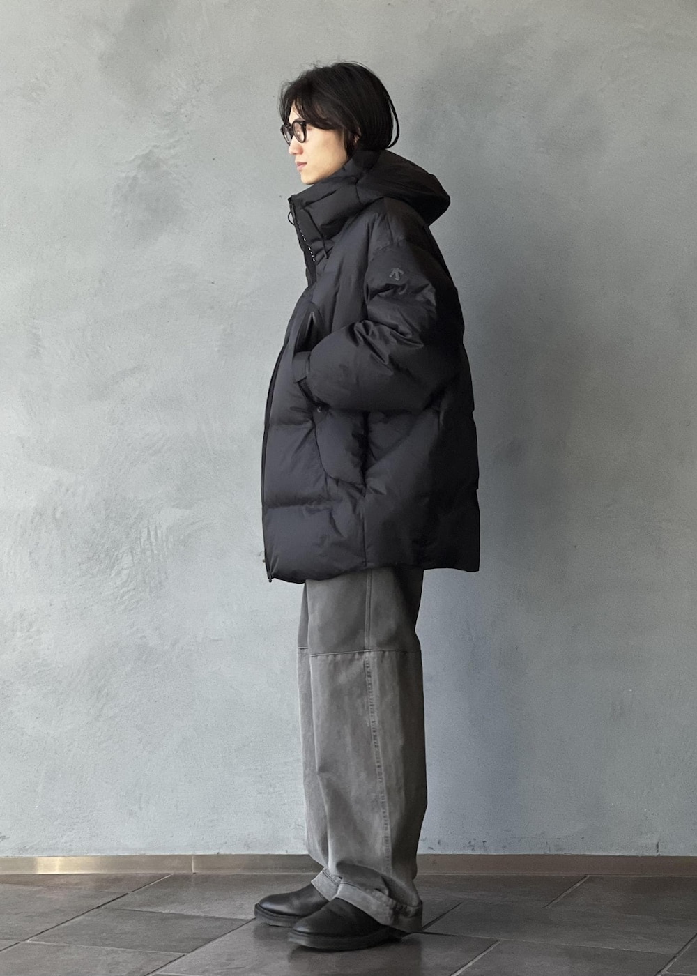「初冬コーデ、冬コーデ」｜「DESCENTE ALLTERRAINの【DESCENTE ALLTERRAIN】MOUNTAINEER HC（ダウンジャケット/コート、ブラック系）」を使った、kodai kanomataさん（メンズ・172cm）の冬コーディネートの2枚目の写真