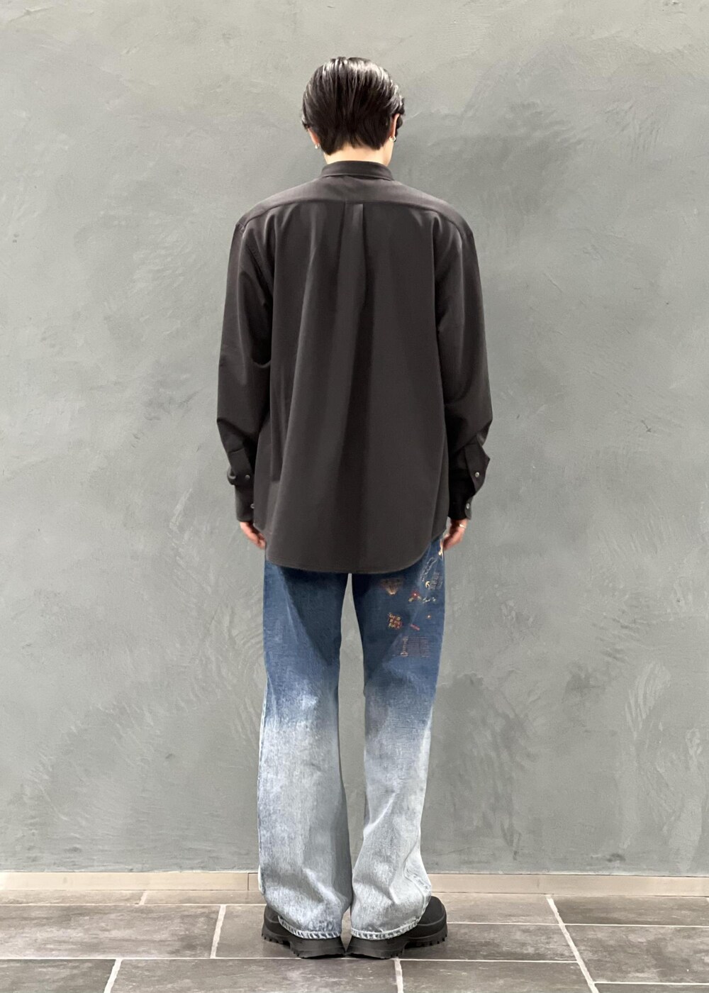 「初春コーデ、春コーデ、ADAM ET ROPÉ、トップス、シャツ/ブラウス、GKG25410、1枚でもオシャレ、25ss_homme_exclusive、MSpecial_pickup、インナーとして、オリジナル、オールシーズン、クラシック、シャツ、ジャガード」｜「ADAM ET ROPE'の《別注》【KANEMASA PHIL. / カネマサ フィル】46G Modest Shirt（シャツ/ブラウス、ブラック系）」を使った、kodai kanomataさん（メンズ・172cm）の春コーディネートの3枚目の写真