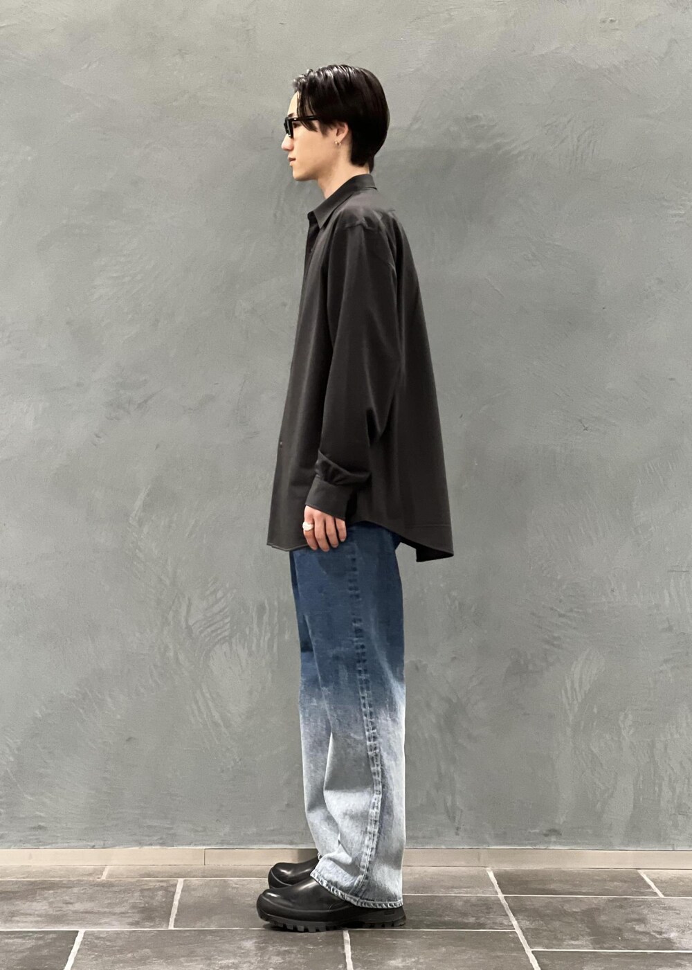 「初春コーデ、春コーデ、ADAM ET ROPÉ、トップス、シャツ/ブラウス、GKG25410、1枚でもオシャレ、25ss_homme_exclusive、MSpecial_pickup、インナーとして、オリジナル、オールシーズン、クラシック、シャツ、ジャガード」｜「ADAM ET ROPE'の《別注》【KANEMASA PHIL. / カネマサ フィル】46G Modest Shirt（シャツ/ブラウス、ブラック系）」を使った、kodai kanomataさん（メンズ・172cm）の春コーディネートの2枚目の写真