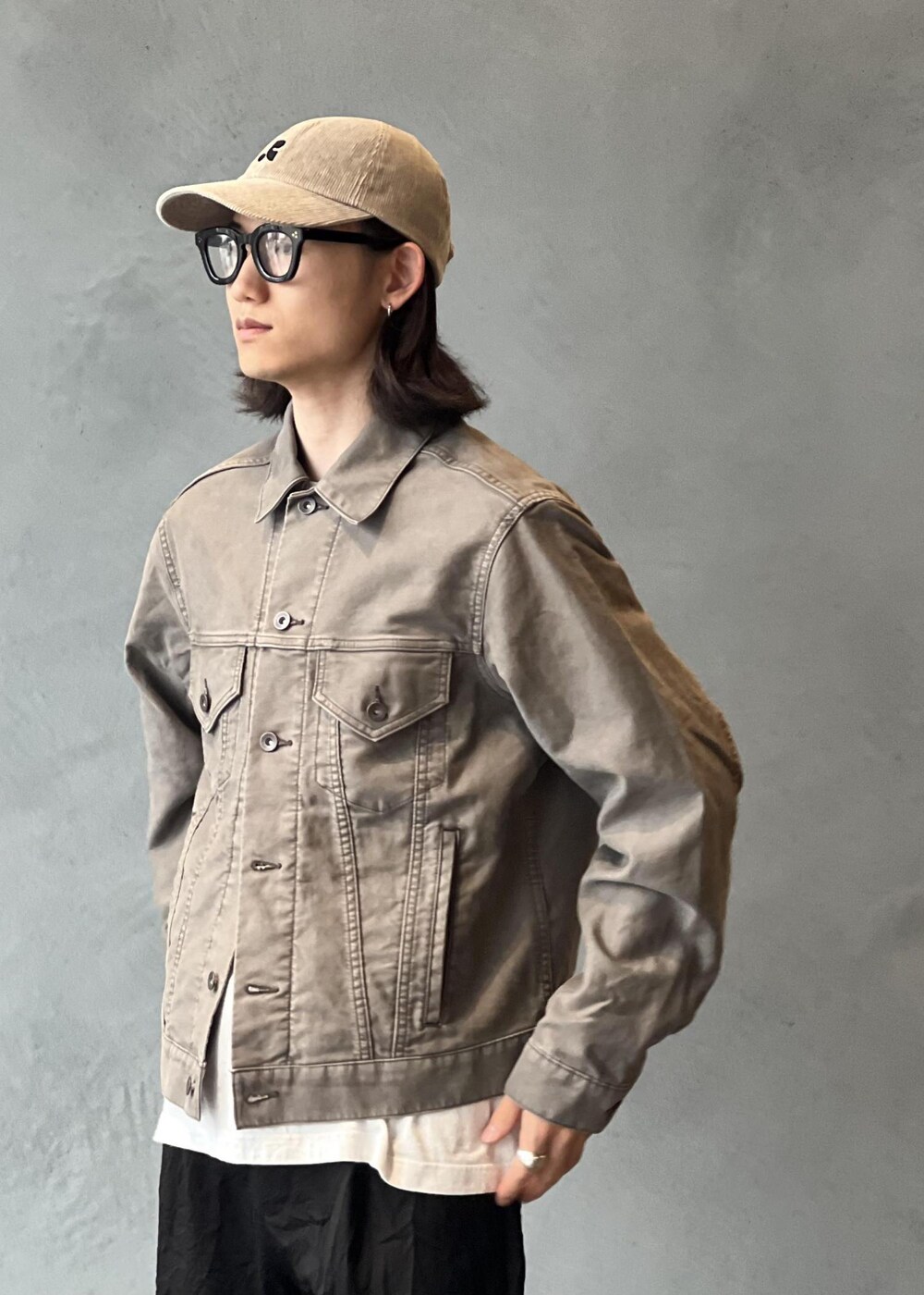 「初秋コーデ、秋コーデ、ADAM ET ROPÉ、ジャケット/アウター、その他アウター、パンツ、スラックス、GML14140、GMS14140、10point_homme、M羽織_pickup」｜「ADAM ET ROPE'の【NIKKE/ニッケ】ワッシャー ウールギャバ ワイドストレート スラックス / セットアップ対応 / ユニセックス（スラックス、ブラック系）」を使った、kodai kanomataさん（メンズ・172cm）の秋コーディネートの5枚目の写真