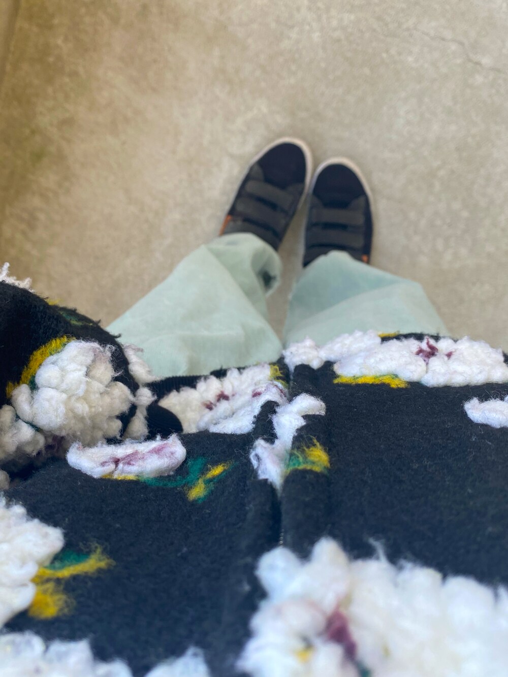 「merry jennyのfluffy pattern jacket（その他アウター、ブラック系）」を使った、あさりさん（レディース・157cm）の冬コーディネートの2枚目の写真