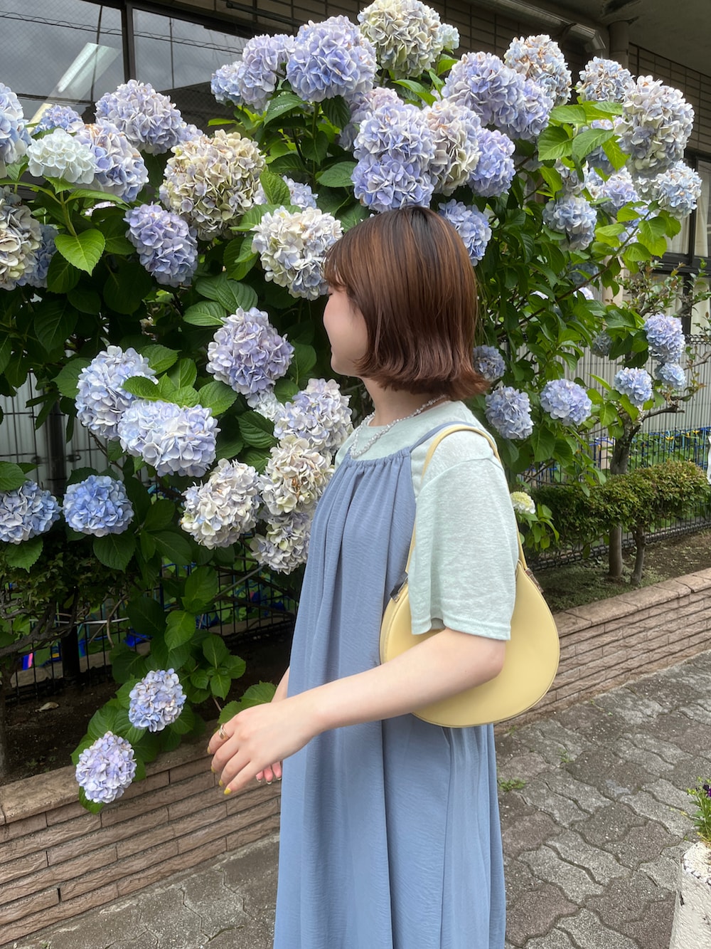「このスタイルがお気に入り、オトナカジュアル、カラーコーデ、低身長女子、スニーカーコーデ、夏コーデ、Shellyisland、shein、New Balance」｜「Shelly islandのバッククロスキャミワンピ（ワンピース、ブルー系）」を使った、matsuringooさん（レディース・155cm）の夏コーディネートの2枚目の写真
